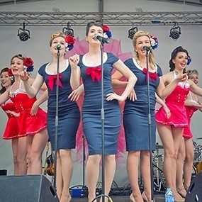 The Satin Dollz performing